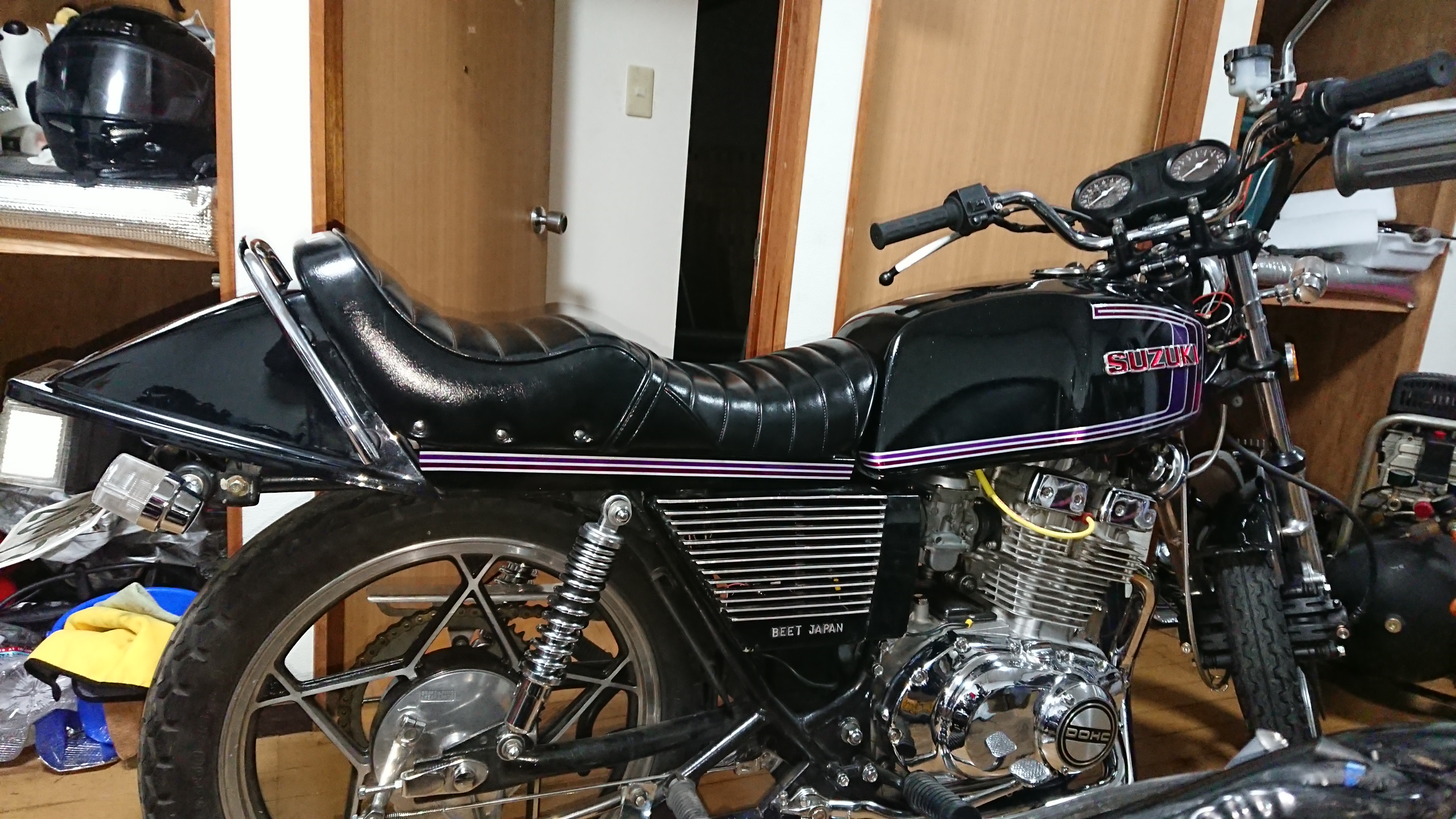 GSX250Eザリのカスタム！マフラー、シート、ハンドル交換 | GS400 旧車バイクのブログ@王鈴